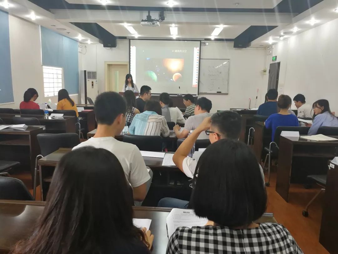 Mother's Day-用英語(yǔ)寫(xiě)一封信給媽媽。